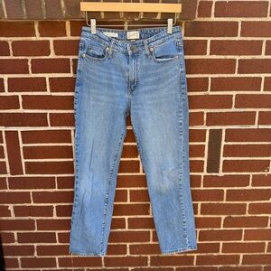 Universal Thread Stretch Denim Cropped Women's Blue Jeans Size 6/28R